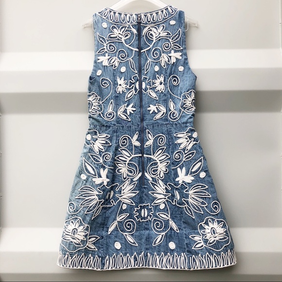 Gorgeous Alice + Olivia dress 2 - Picture 2 of 8